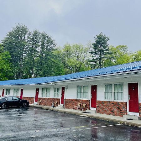 Economy Lodge 682 Main St スターブリッジ エクステリア 写真