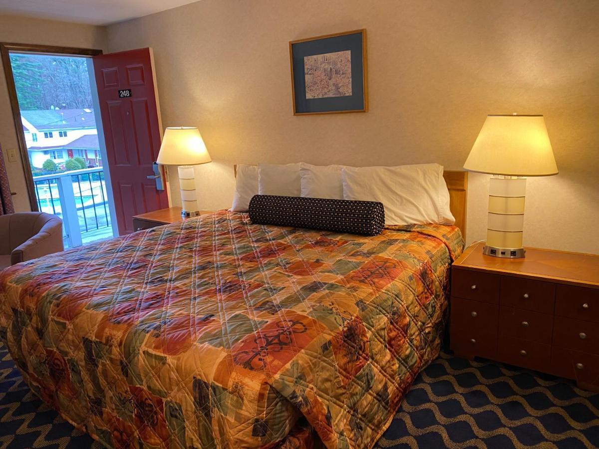 Economy Lodge 682 Main St スターブリッジ エクステリア 写真