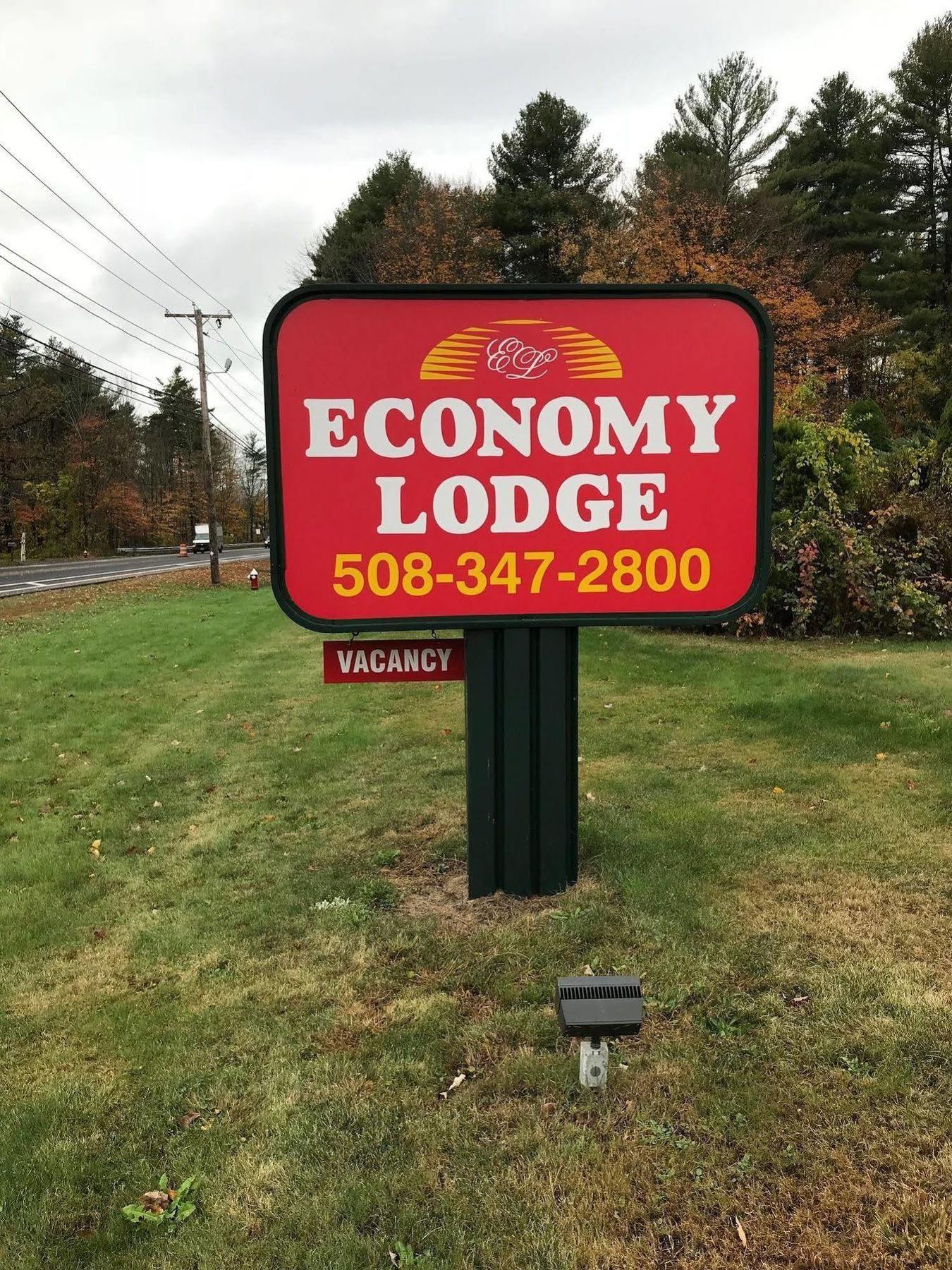Economy Lodge 682 Main St スターブリッジ エクステリア 写真